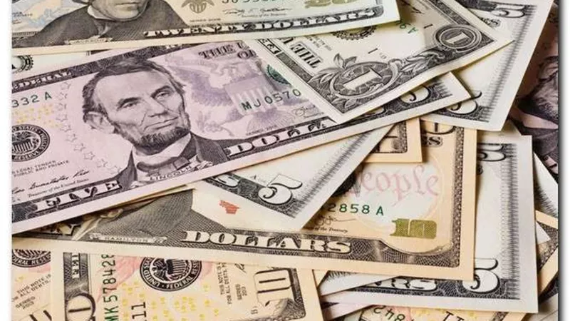 سعر الدولار بمنتصف تعاملات اليوم الأحد في البنوك