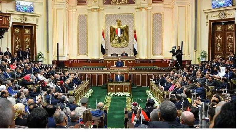 للموظفين وأصحاب المعاشات.. لجنة القوى العاملة بالبرلمان توافق نهائيا على العلاوة الاستثنائية
