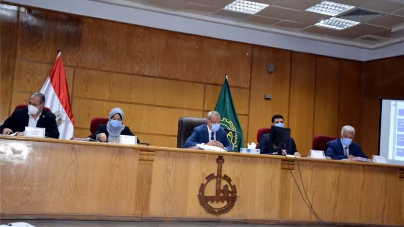 محافظ القليوبية يناقش استعدادات استقبال عيد الأضحى