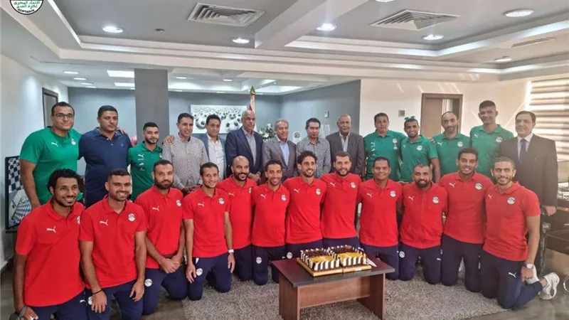 اتحاد الكرة يكرم منتخب الشاطئية بعد إنجاز الصعود لكأس العالم