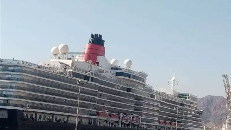 على متنهما 2990 سائحا.. ميناء سفاجا يستقبل السفينتان ZAANDAM وVIKING MARS