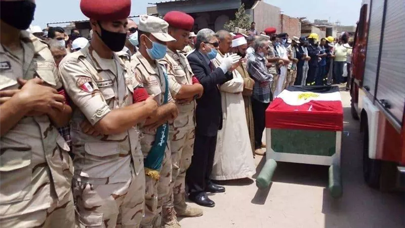 تشييع جثمان الشهيد محمود محمد بمسقط رأسه بالمنزلة