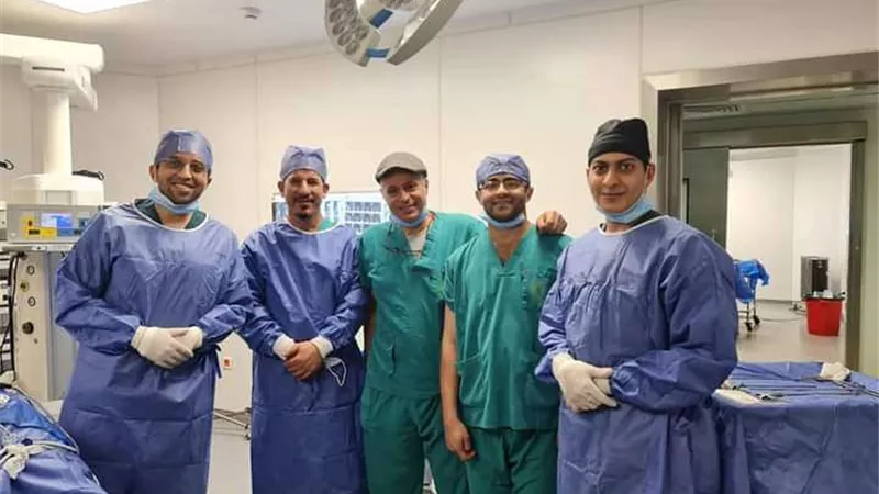 نجاح أول عملية بالمنظار الجراحي للعمود الفقري بمستشفى جامعة بنها