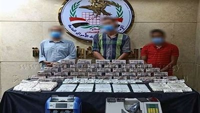 ضربة موجعة لـ شخصين بتهمة اتجارهما في العملات بالسوق السوداء
