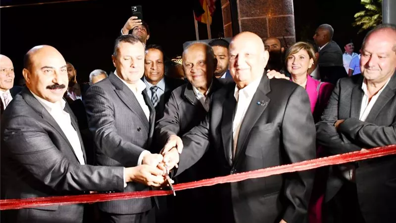 وزير السياحة ومحافظ أسوان يفتتحان فندقا سياحيا بكورنيش النيل