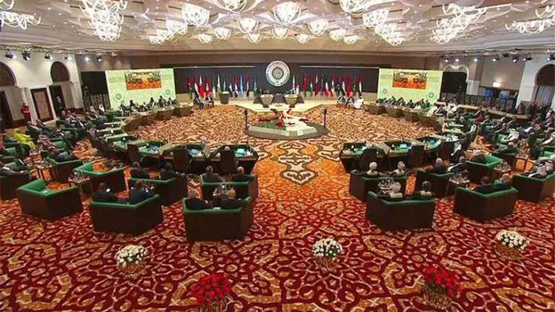 القضية الفلسطينية تفرض نفسها على أول يوم في القمة العربية بالجزائر