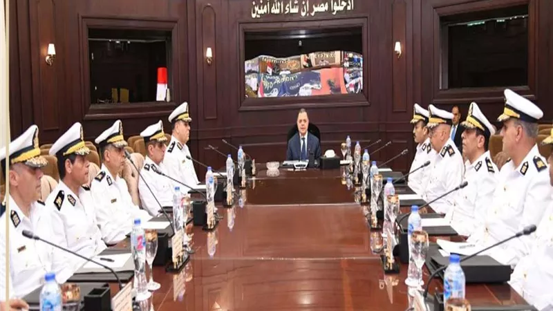 وزير الداخلية يتابع خطط تأمين مؤتمر المناخ بمدينة شرم الشيخ