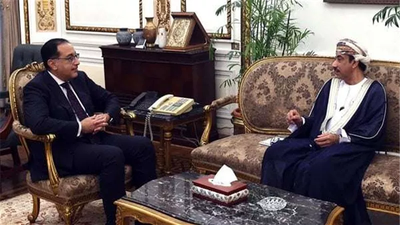 مدبولي يلتقي بسفير سلطنة عمان فى القاهرة