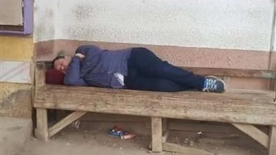 حكاية برلماني نام في الشارع لحين انتهاء خدمة لأبناء دائرته.. ما القصة ؟