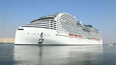 صور| أحدث سفينة سياحية بالعالم MSC WORLD EUROPA تعبر قناة السويس في رحلتها الأولى
