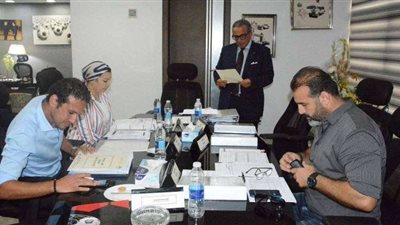 القلق يسيطر على اللجنة الخماسية بسبب هاني أبو ريدة