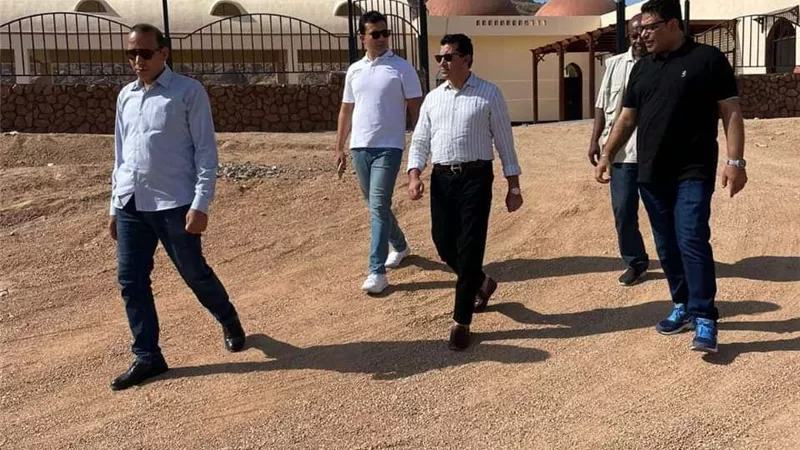 وزير الشباب والرياضة يتفقد أعمال تطوير مضمار الهجن بشرم الشيخ استعداداً لاستضافة البطولة العربية
