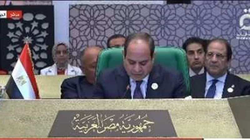 مصطفى بكري: مشاركة الرئيس السيسي في القمة العربية سبب نجاحها.. فيديو