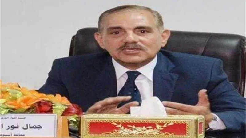 كفر الشيخ تحتفل بعيدها القومي بافتتاحات ووضع إكليل الزهور على النصب التذكاري