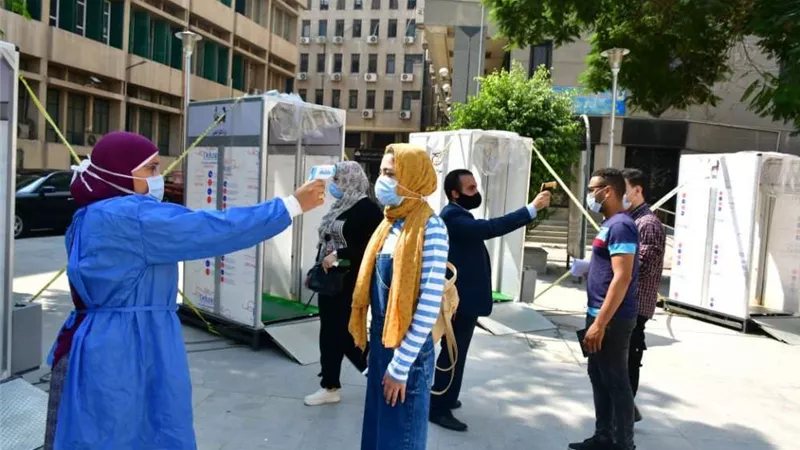 طلاب الفرق النهائية بجامعة القاهرة يواصلون امتحاناتهم للأسبوع الثالث