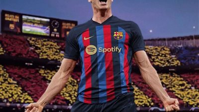 ليفاندوسكي يتسلم جائزة الأفضل في الدوري الإسباني لشهر أكتوبر