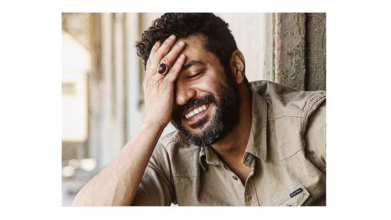 هو ممثل أصلا؟! محمد عز يرد على طرد عامل النظافة صاحب واقعة كشري التحرير
