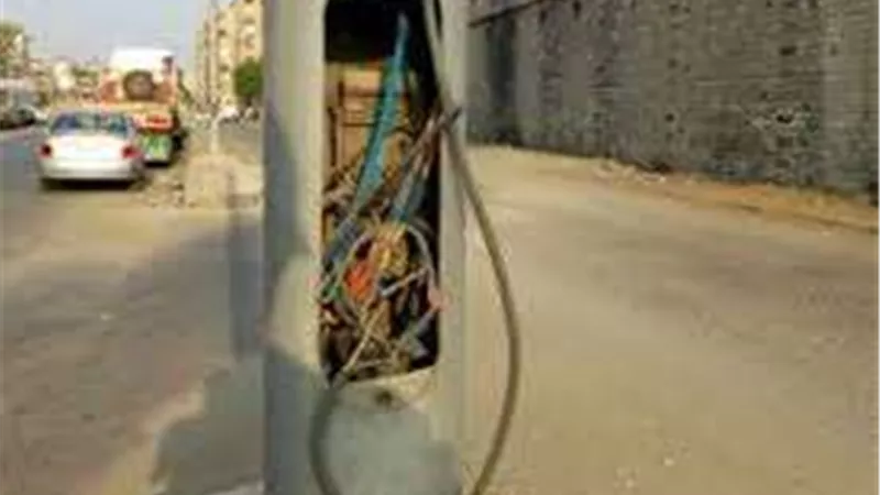 إسعاف شاب أصيب بصعق كهربائي ناجم عن ملامسته عامود إنارة بمدينة 6 أكتوبر