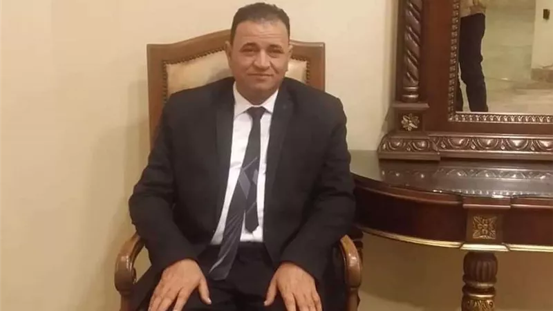 كان بيحلم يجوزهم.. وفاة أب أثناء احتفاله بزفاف نجليه بالبحيرة