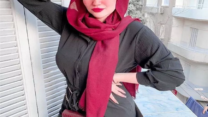 بعد حبسها سنتين.. مشاجرة بين والد حنين حسام وخالها أمام المحكمة