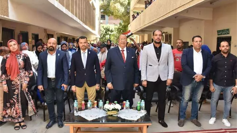 رئيس جامعة الأقصر يستقبل طلاب كلية الفنون الجميلة الجدد