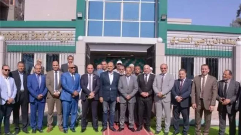 سكرتير عام البحيرة يفتتح فرعا للبنك الزراعي بحوش عيسي