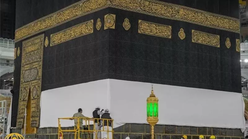 7 محطات.. تعرف على تاريخ كسوة الكعبة المشرفة