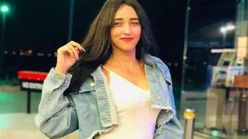 وصول منار سامى فتاة التيك التوك إلى محكمة جنح طنطا للنطق بالحكم