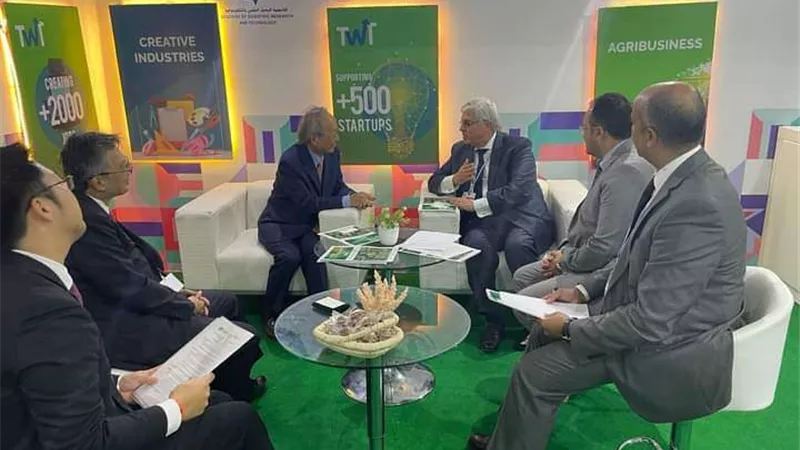 وزير التعليم العالى يجتمع بالمدير التنفيذى لمنتدى العلوم والسفير اليابانى بمصر