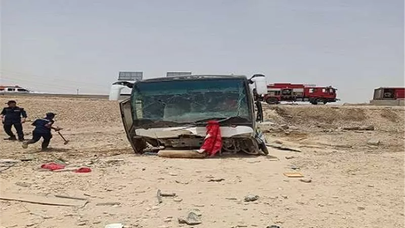 بالأسماء إصابة 14 شخصا في انقلاب أتوبيس نقل عام في قنا