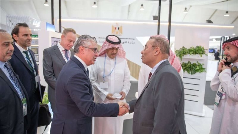 مناقشات حول مشروعات