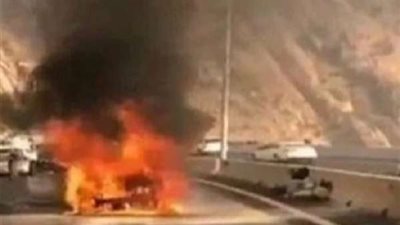 تفحّم سيارة تريلا بعد اصطدامها بأخرى أعلى الدائري الأوسطي بحلوان