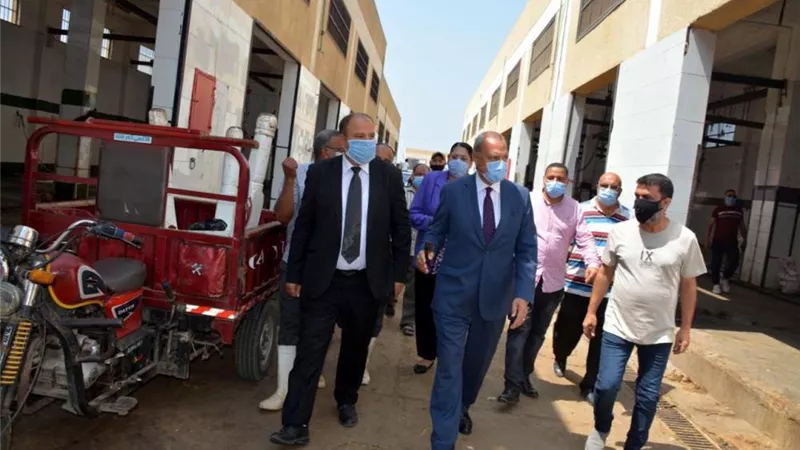 محافظ القليوبية يتفقد مجزر كفر سعد وكورنيش النيل ببنها