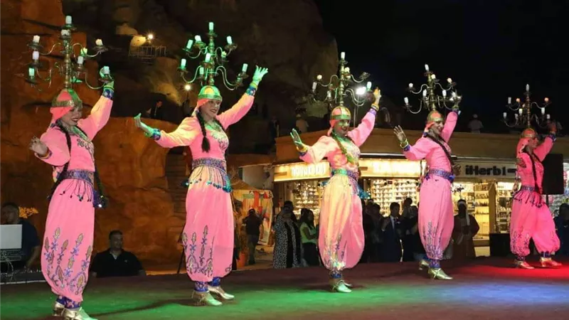 كيف بهرت الفنون الشعبية جمهور مؤتمر المناخ COP27 بثراء تراثنا وتنوعه؟ (فيديوهات وصور)