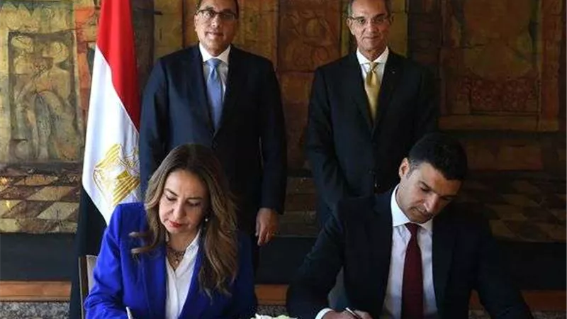 مدبولي يشهد توقيع مذكرة تفاهم لتحويل المؤسسات الحكومية إلى ذكية