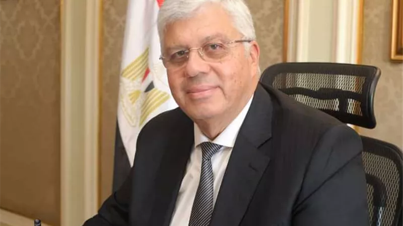 «عاشور» يتلقى تقريرًا حول مُساهمات معهد بحوث البترول البحثية لمواجهة آثار التغيرات المناخية