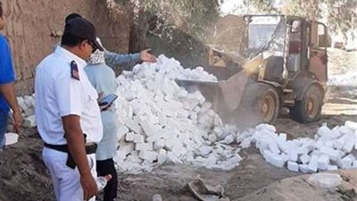 إزالة مقابر مخالفة في المهد خلف السجن العمومي بأبو زعبل