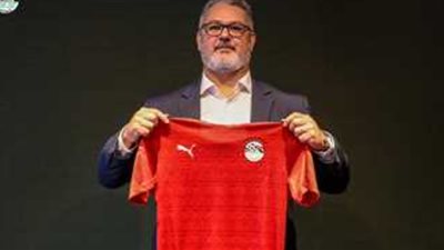 ميكالي يحاضر لاعبين المنتخب الأولمبي قبل المران الثاني