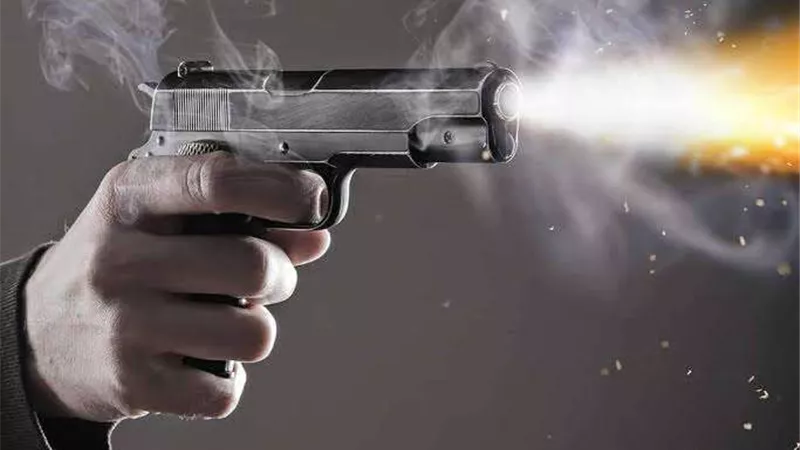 قتل والدته بالرصاص ولاحقها مُنتحرًا داخل مقابر بالعراق.. تفاصيل المكالمة الأخيرة للأبن العاق