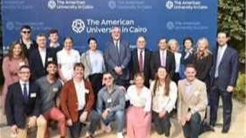 الجامعة الامريكية تستضيف حاكم ولاية انديانا الأمريكية على هامش cop27