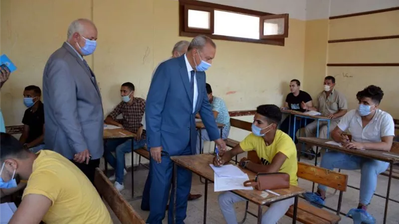 محافظ القليوبية يتفقد لجان امتحانات الثانوية الفنية في بنها