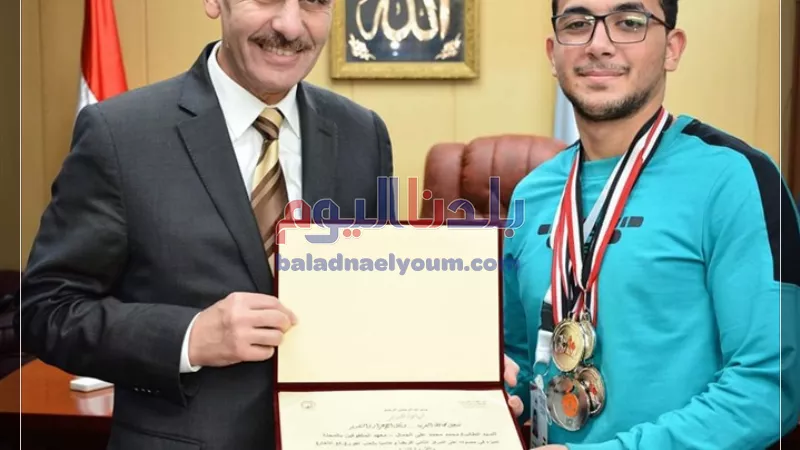 محمد الجمال الثاني على الثانوية العامة مكفوفين بالغربية: المستقبل في رفع الأثقال