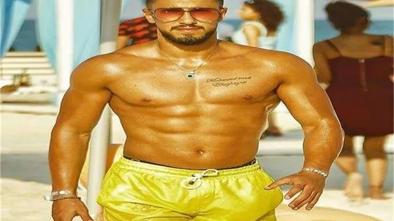 برفقة صافيناز.. نجل سعد الصغير يشعل السوشيال ميديا