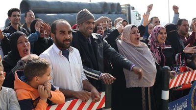 بالصور.. الإفراج عن 30 متهم بقرار العفو الرئاسي