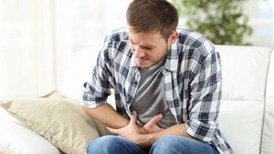 أعراض تكشف لك سرطان الأمعاء.. ما هي؟