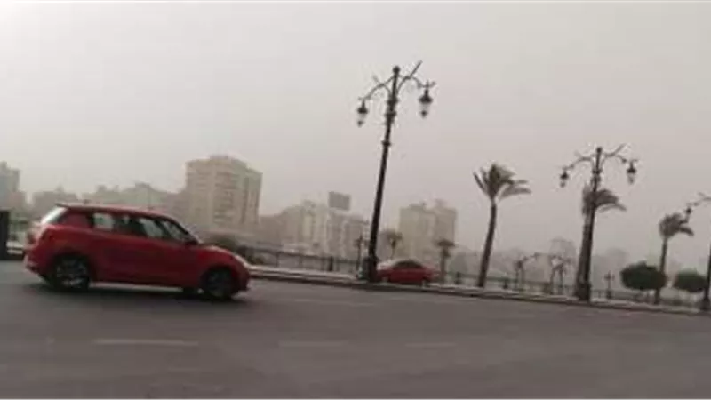 وزير التنمية المحلية يوجه برفع درجة الاستعداد لمواجهة الأمطار فى المحافظات.. صور