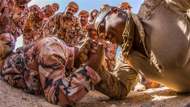 عُمان تستبق عاصفة مدارية برفع حظر التجول عن المحافظات