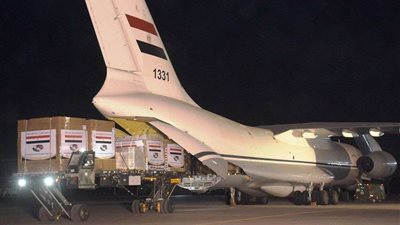 سفير مصر بلبنان:  كل 48 ساعة ستهبط طائرة مصرية بلبنان محملة بالمساعدات