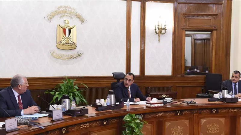«مدبولي» يتابع مخططات تطوير حديقتي الحيوان والأورمان بالجيزة