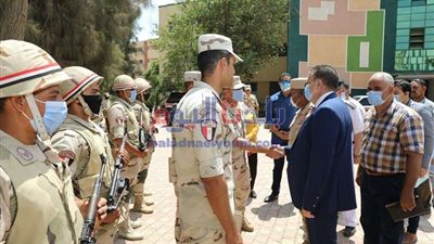 محافظ المنوفية يتفقد عدد من اللجان الانتخابية بسرس الليان